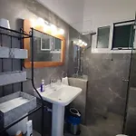 το σπίτι με τις βουκαμβίλιες Feriehus Agia Efimia
