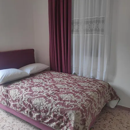 το σπίτι με τις βουκαμβίλιες Semesterbostad *